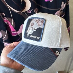 Goorin Bros FLOW Lone Wolf Trucker Hat NAVY/WHITE NWT SnapBack